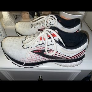 Brooks Ghost Women’s running shoes size 8